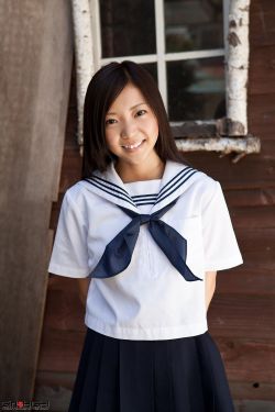 高田里穗